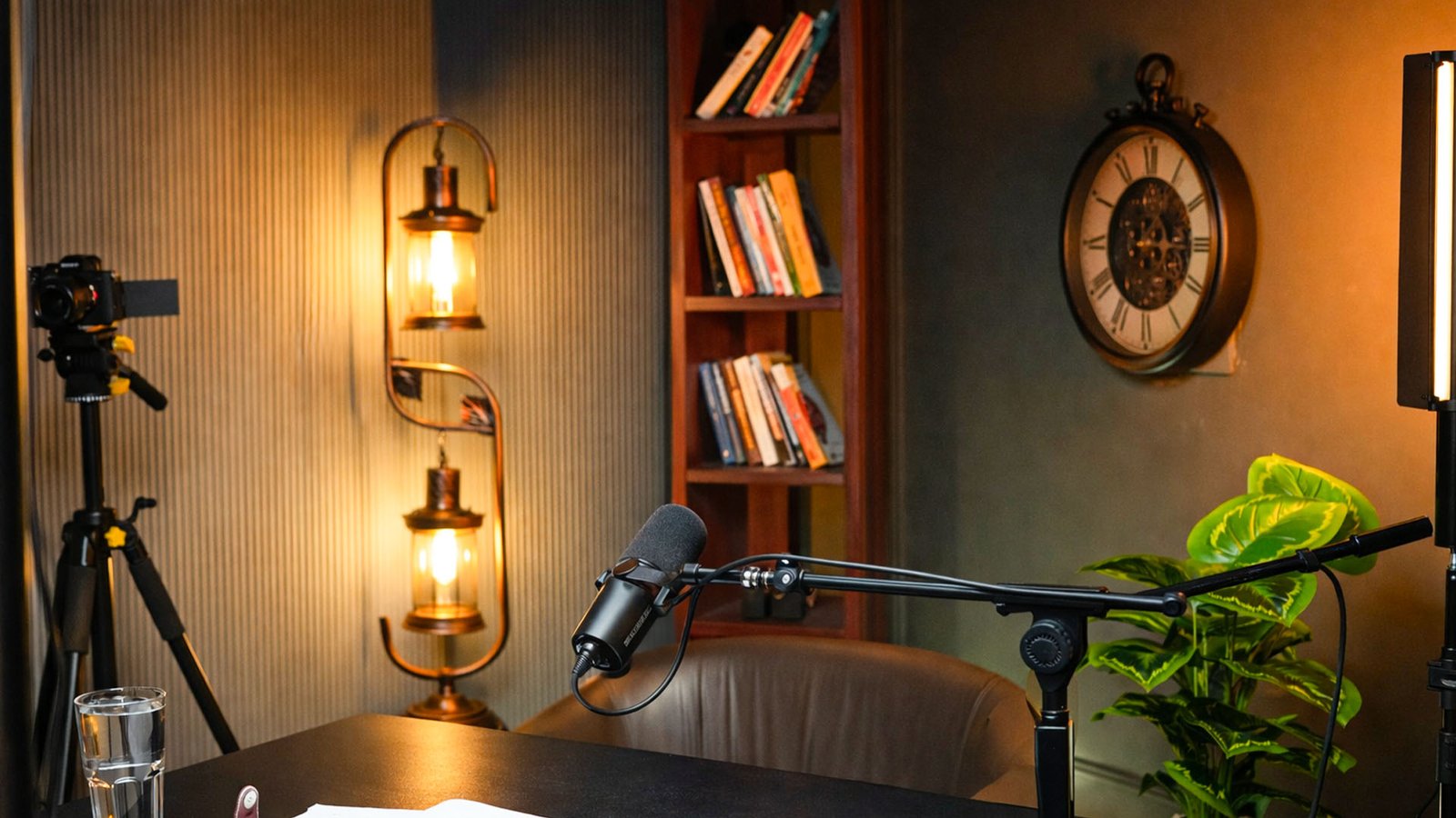 Grey vintage set with a camera on a tripod at Oskillo Studio, a lecture recording studio in Jaipur